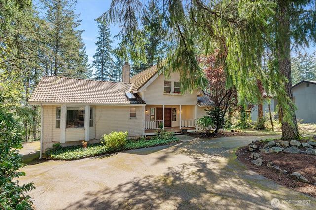 30 E Rainier Drive, Allyn, WA 98524