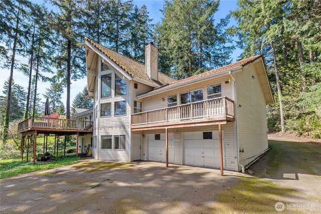 30 E Rainier Drive, Allyn, WA 98524