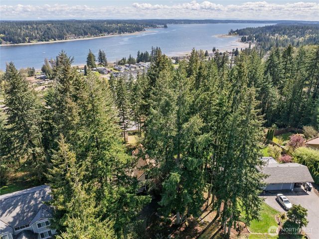 30 E Rainier Drive, Allyn, WA 98524