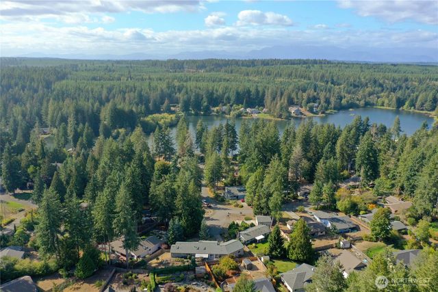 30 E Rainier Drive, Allyn, WA 98524