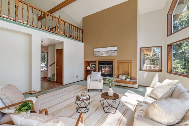 30 E Rainier Drive, Allyn, WA 98524