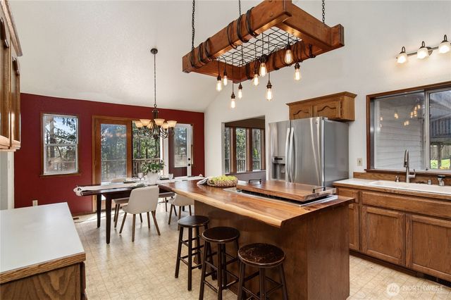 30 E Rainier Drive, Allyn, WA 98524