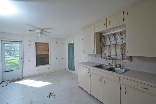 4942 Cosner Dr, Corpus Christi, TX 78415