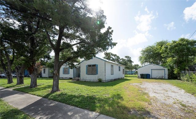 4942 Cosner Dr, Corpus Christi, TX 78415