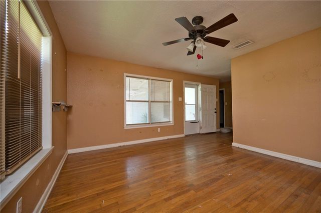 4942 Cosner Dr, Corpus Christi, TX 78415