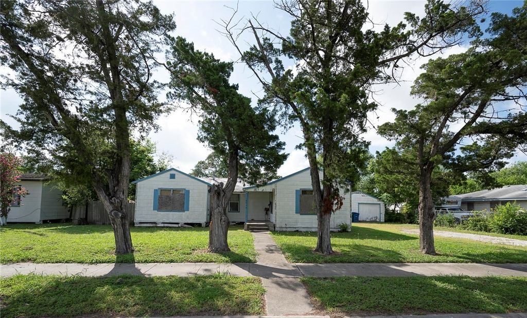 4942 Cosner Dr, Corpus Christi, TX 78415