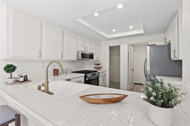 27414 Iris, Mission Viejo, CA 92692