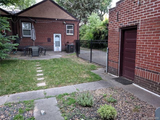 1425 Dexter Street, Denver, CO 80220