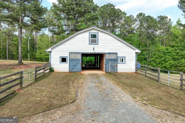 13 Southern Waters Way, Forsyth, GA 31029