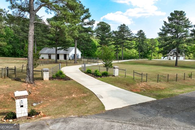 13 Southern Waters Way, Forsyth, GA 31029