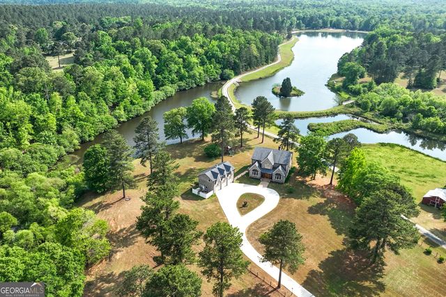 13 Southern Waters Way, Forsyth, GA 31029