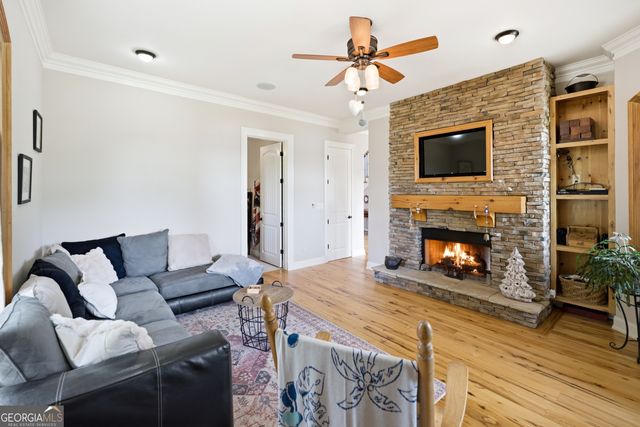 13 Southern Waters Way, Forsyth, GA 31029