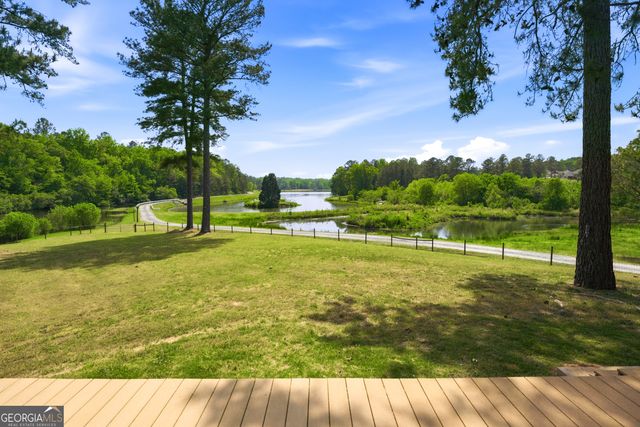 13 Southern Waters Way, Forsyth, GA 31029