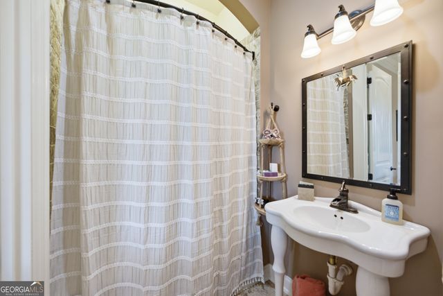 13 Southern Waters Way, Forsyth, GA 31029