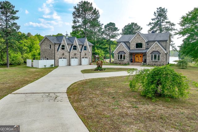 13 Southern Waters Way, Forsyth, GA 31029