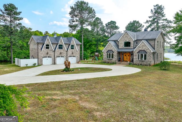 13 Southern Waters Way, Forsyth, GA 31029
