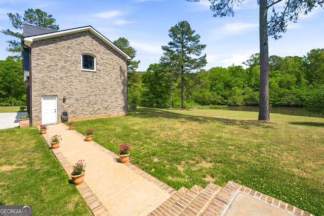 13 Southern Waters Way, Forsyth, GA 31029