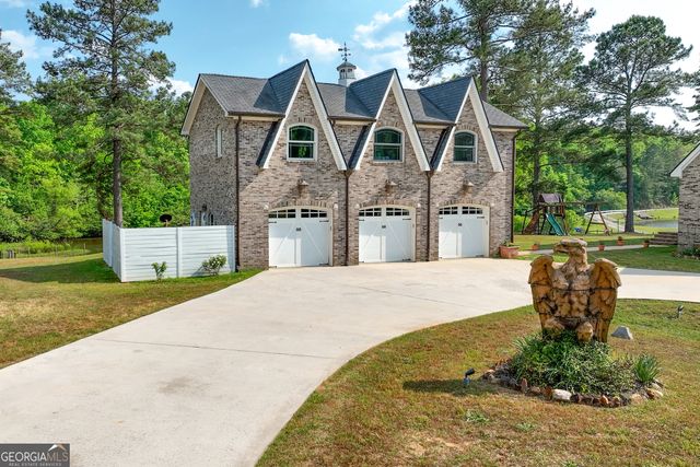 13 Southern Waters Way, Forsyth, GA 31029