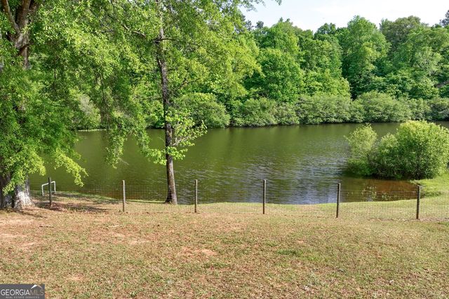 13 Southern Waters Way, Forsyth, GA 31029