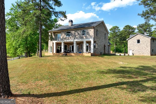 13 Southern Waters Way, Forsyth, GA 31029