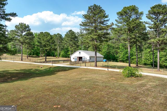 13 Southern Waters Way, Forsyth, GA 31029