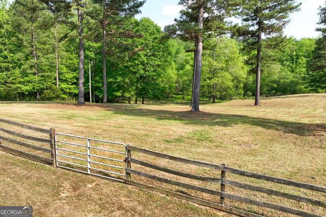 13 Southern Waters Way, Forsyth, GA 31029