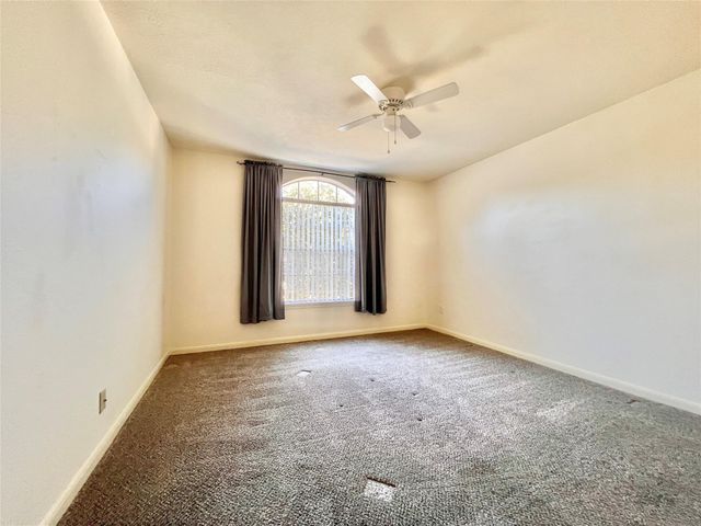 8530 Regalbrook, Houston, TX 77095