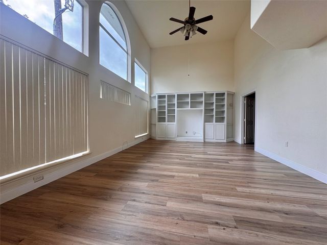 8530 Regalbrook, Houston, TX 77095