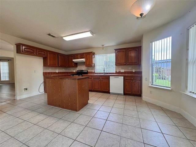 8530 Regalbrook, Houston, TX 77095