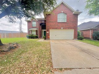 8530 Regalbrook, Houston, TX 77095