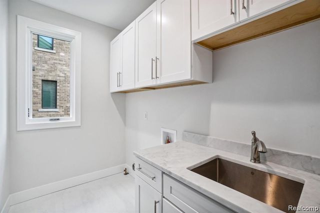 20249 Beacon Way, Northville, MI 48167