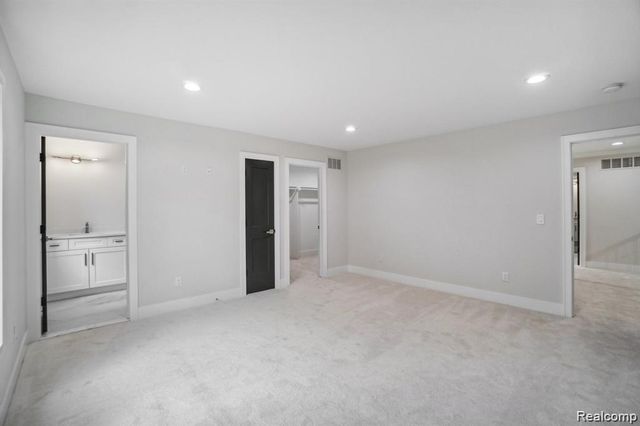 20249 Beacon Way, Northville, MI 48167