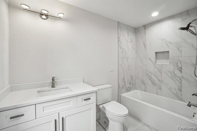 20249 Beacon Way, Northville, MI 48167