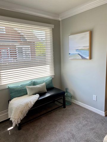 82 Park Avenue 4, Amityville, NY 11701