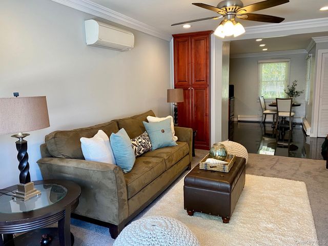 82 Park Avenue 4, Amityville, NY 11701