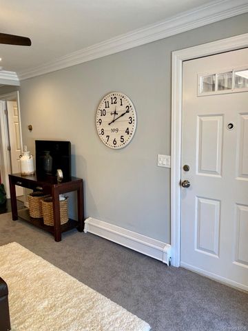 82 Park Avenue 4, Amityville, NY 11701