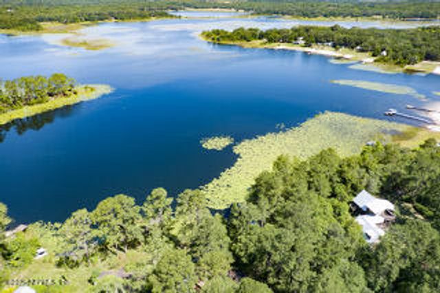 126 BENTLEY Drive, Hawthorne, FL 32640