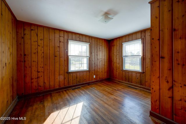 1612 Queen Anne Lane, New Bern, NC 28560