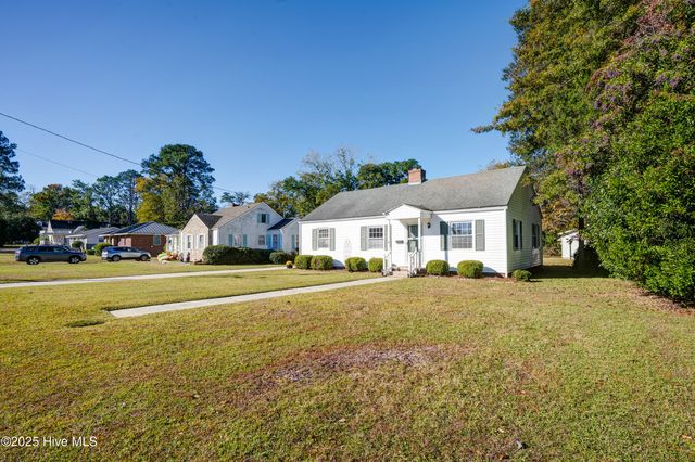 1612 Queen Anne Lane, New Bern, NC 28560