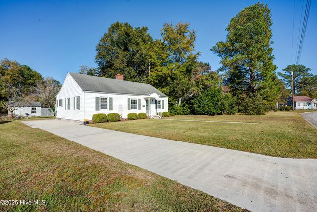 1612 Queen Anne Lane, New Bern, NC 28560