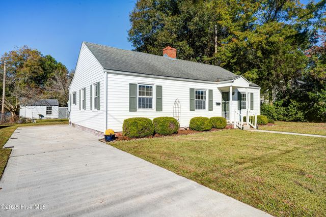 1612 Queen Anne Lane, New Bern, NC 28560