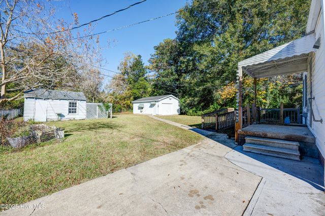 1612 Queen Anne Lane, New Bern, NC 28560