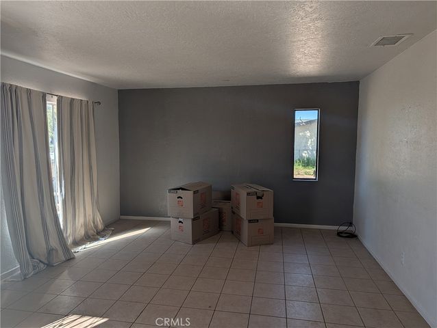 11057 Balsam, Hesperia, CA 92345