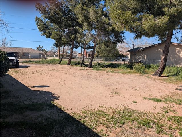 11057 Balsam, Hesperia, CA 92345