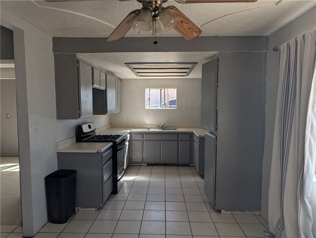 11057 Balsam, Hesperia, CA 92345