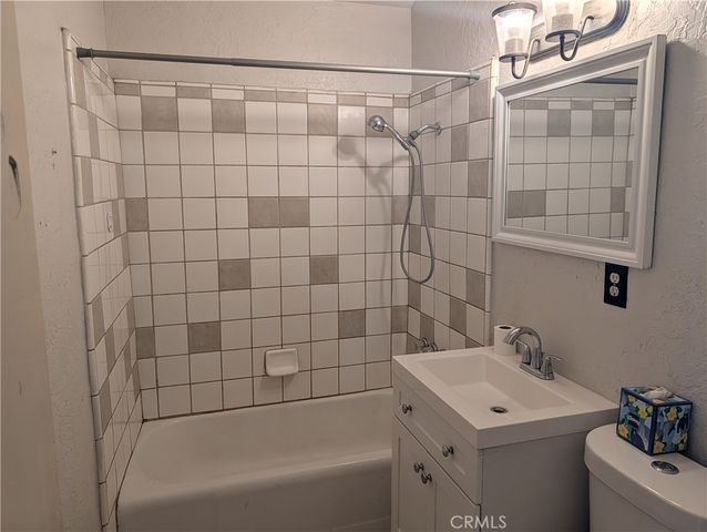 11057 Balsam, Hesperia, CA 92345