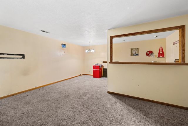 721 High Plains Cir, Maize, KS 67101