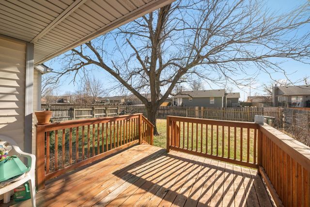 721 High Plains Cir, Maize, KS 67101