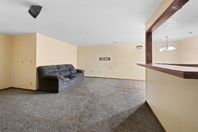 721 High Plains Cir, Maize, KS 67101