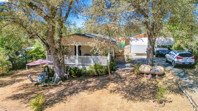 18410 Oak St, Tuolumne, CA 95379